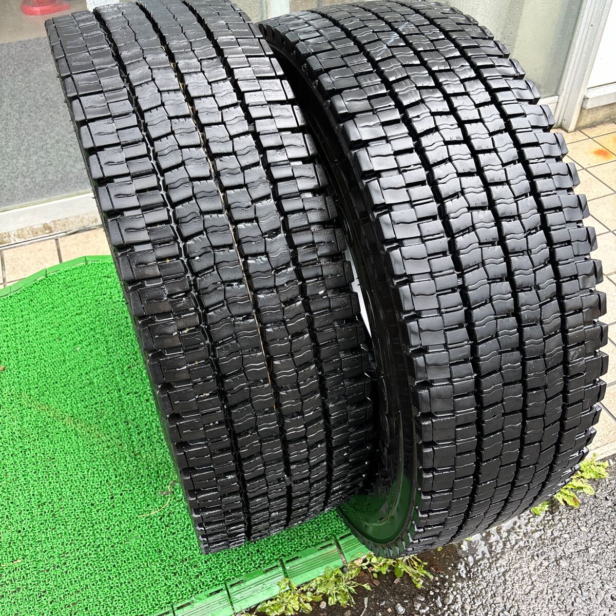 ダンロップ 245/70R19.5 SP001 バリ溝 中古スタッドレスタイヤ 2本:24000円 | 桜国際貿易オンラインショップ