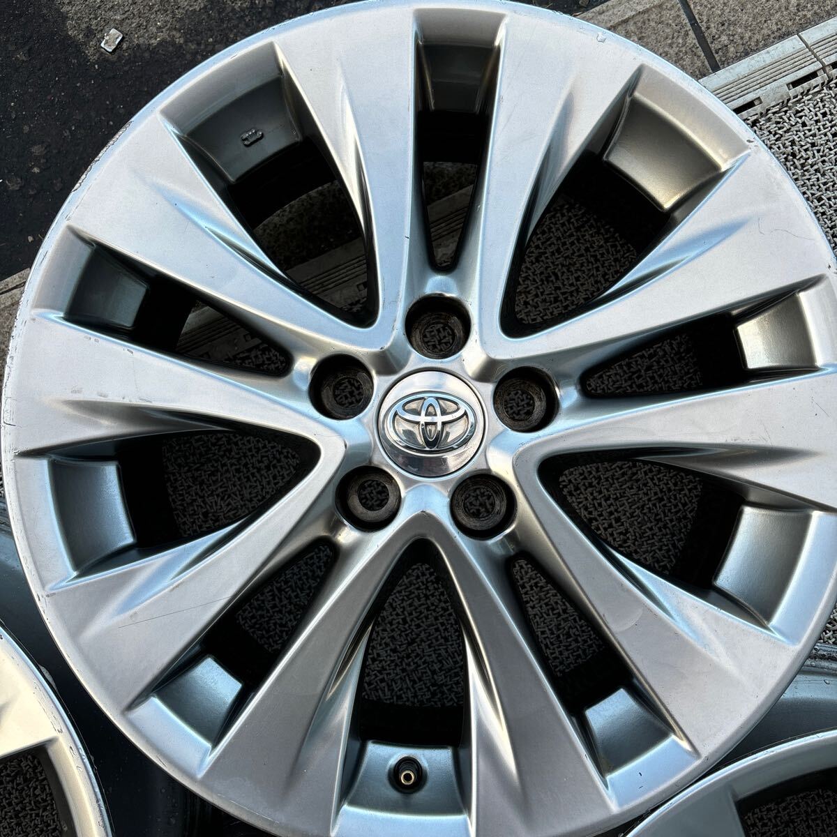 トヨタ純正 18インチ中古ホイール 4本:28000円 | 桜国際貿易オンライン