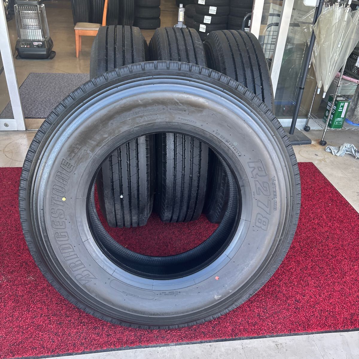 ブリジストン　納車前外し　新品 285/85R22.5 ブリヂストン ほぼ新品 2024年製 激安美品 4本