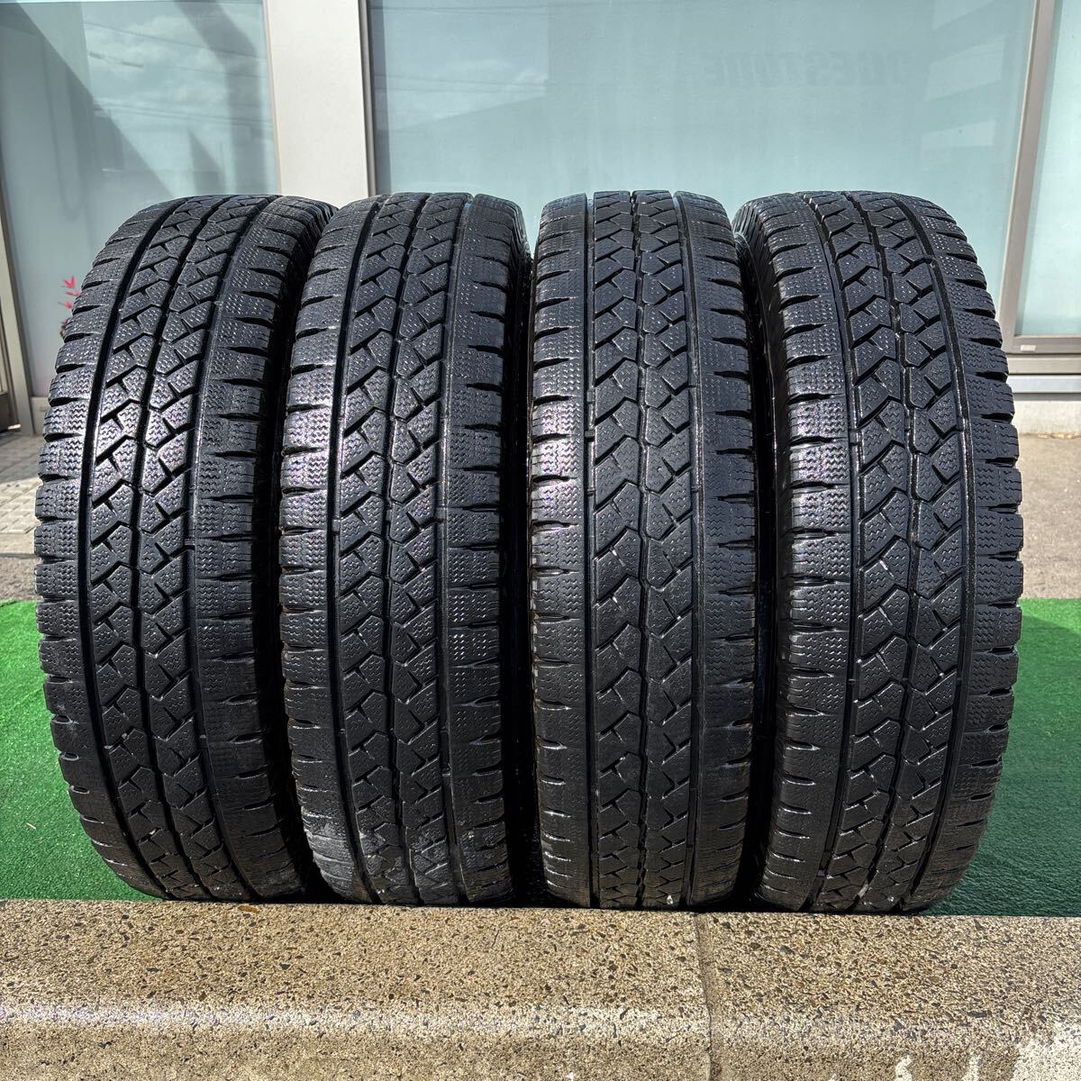 Ü 　2トントラック、バン用　新品15インチ夏タイヤ i-img1200x1200-