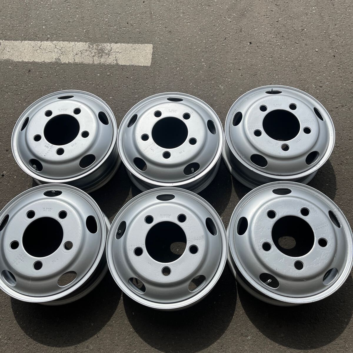 TOPY 鉄ホイール 16×5.5J いすゞ エルフ (205/85R16或いは、195/85R16