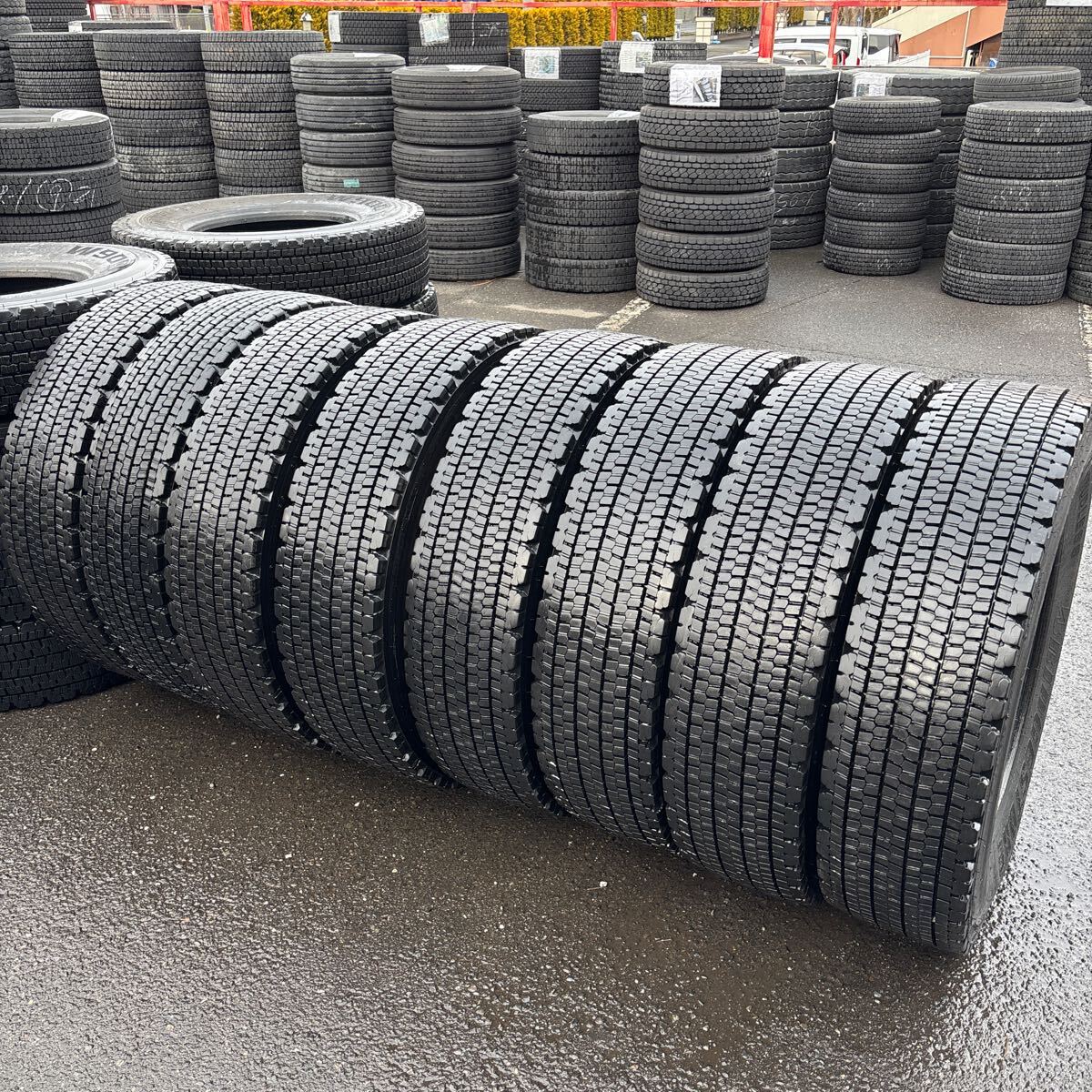 11R22.5 14PR BRIDGESTONE W900 再生8本セット:111000円 | 桜国際貿易