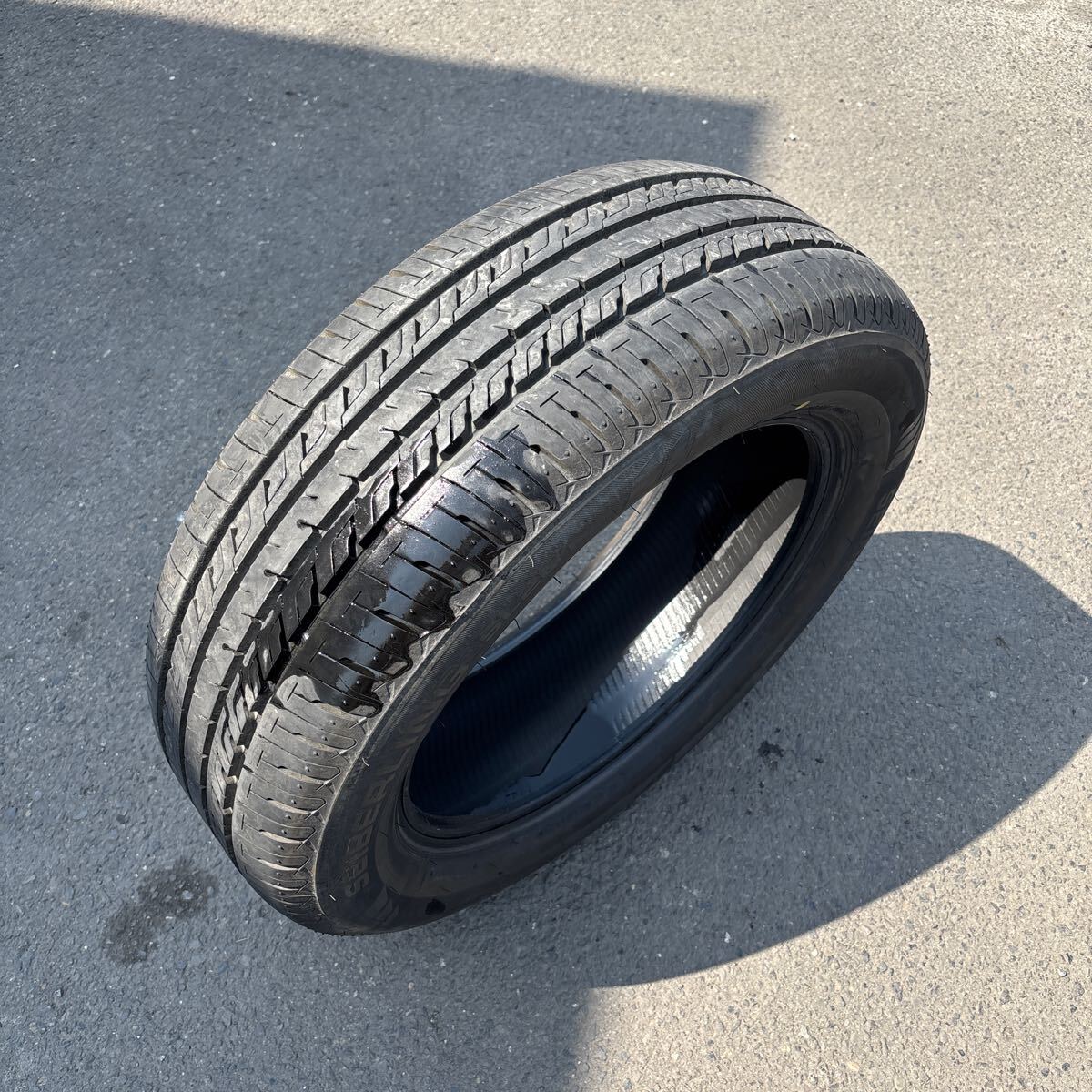 215/60R17 夏タイヤSEIBERLING 22年溝あり