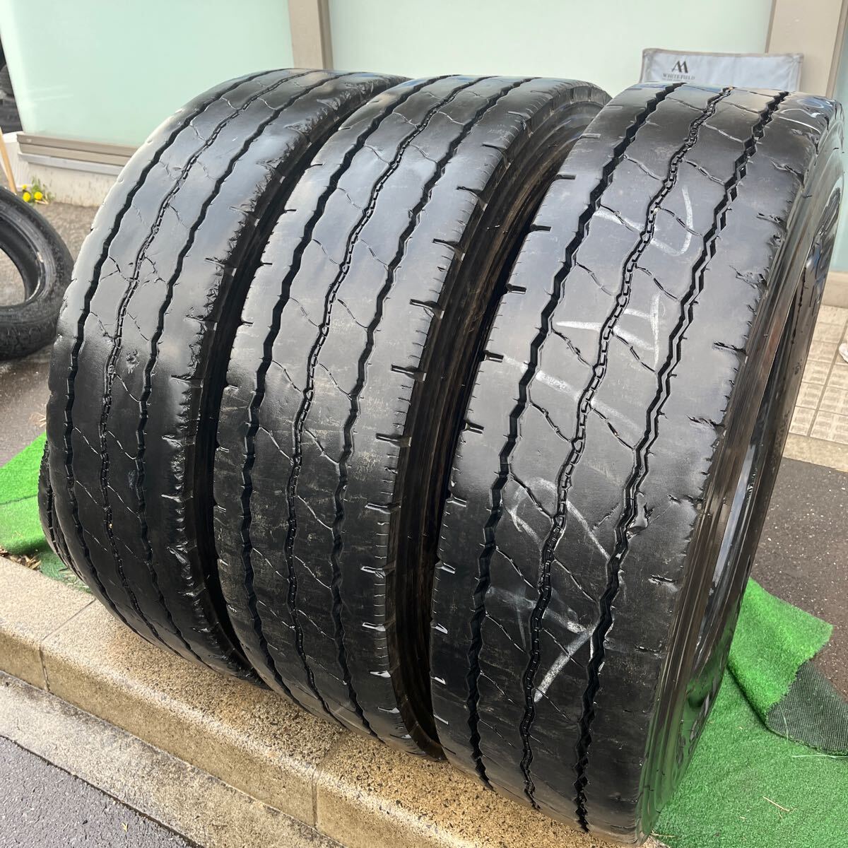 11R22.5 DUNLOP SP521 中古夏タイヤ 激安美品 2本＋1本セット:36000円