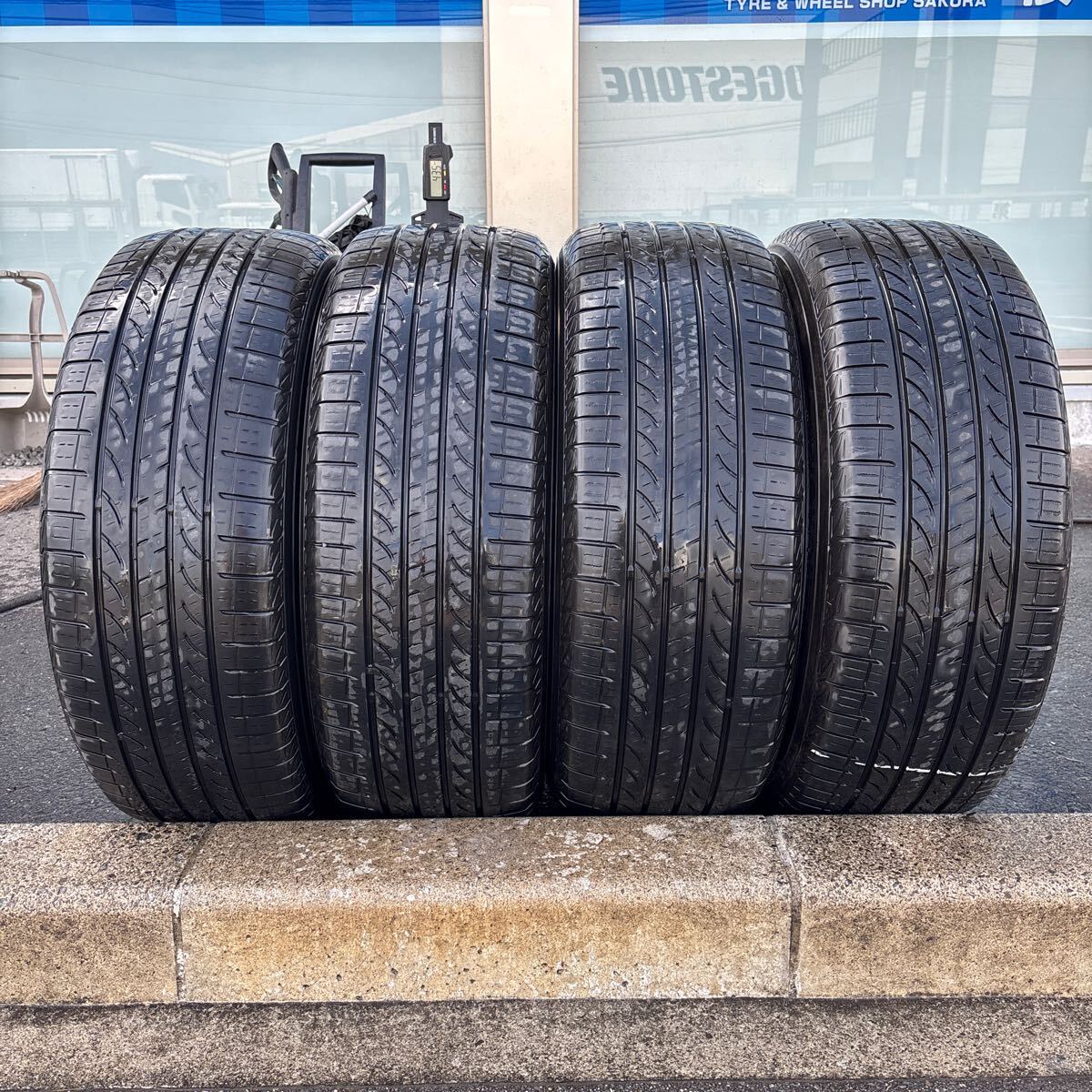 235/55R19 YOKOHAMA AVID GT 20年製 中古夏2本 ① 235/55R19 YOKOHAMA AVID GT 20年製 中古夏2本 ① - メルカリ