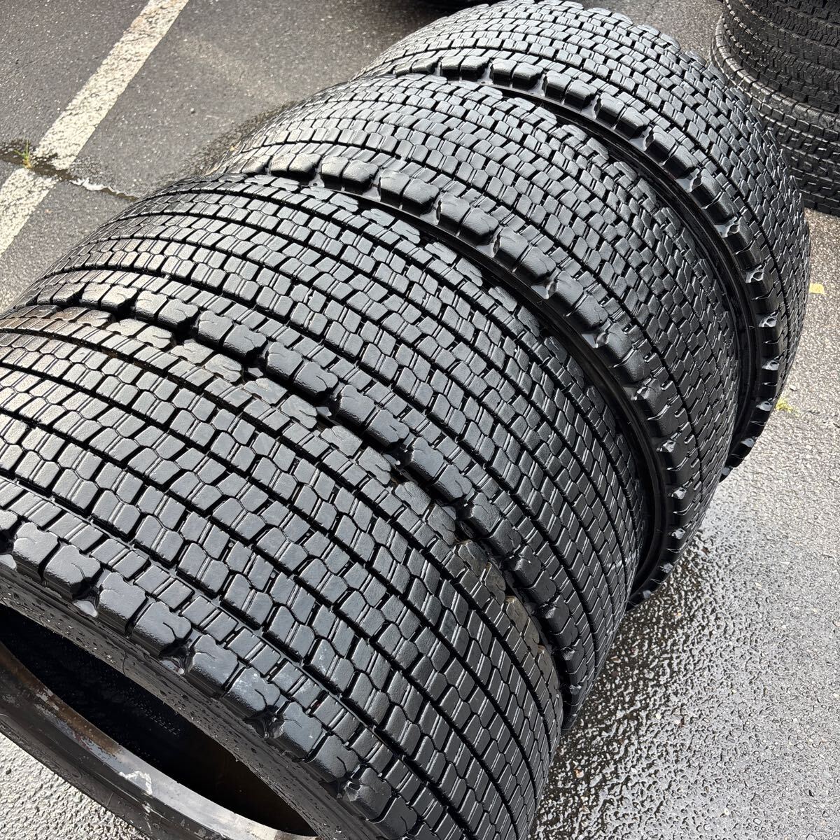 245/70R19.5 ブリヂストン W900 深溝 冬タイヤ 4本:52000円 | 桜国際 