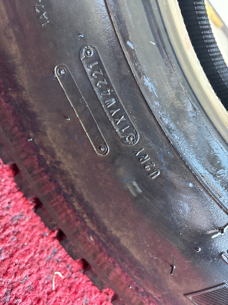 265/70R19.5 ダンロップ  SP001 中古冬タイヤ 1本:14000円