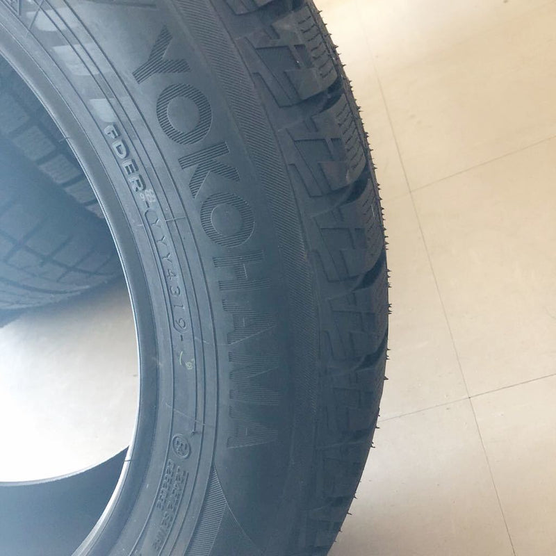 ヨコハマ iceGURD 215/60R17 未使用品　4本セット:40000円