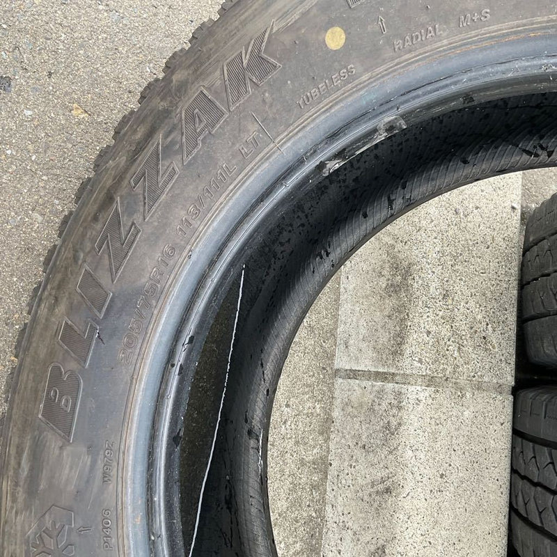 205/75R16 113/111 LT BRIDGESTONE 地山中古　 2018UP　激安美品　4本セット：16000円