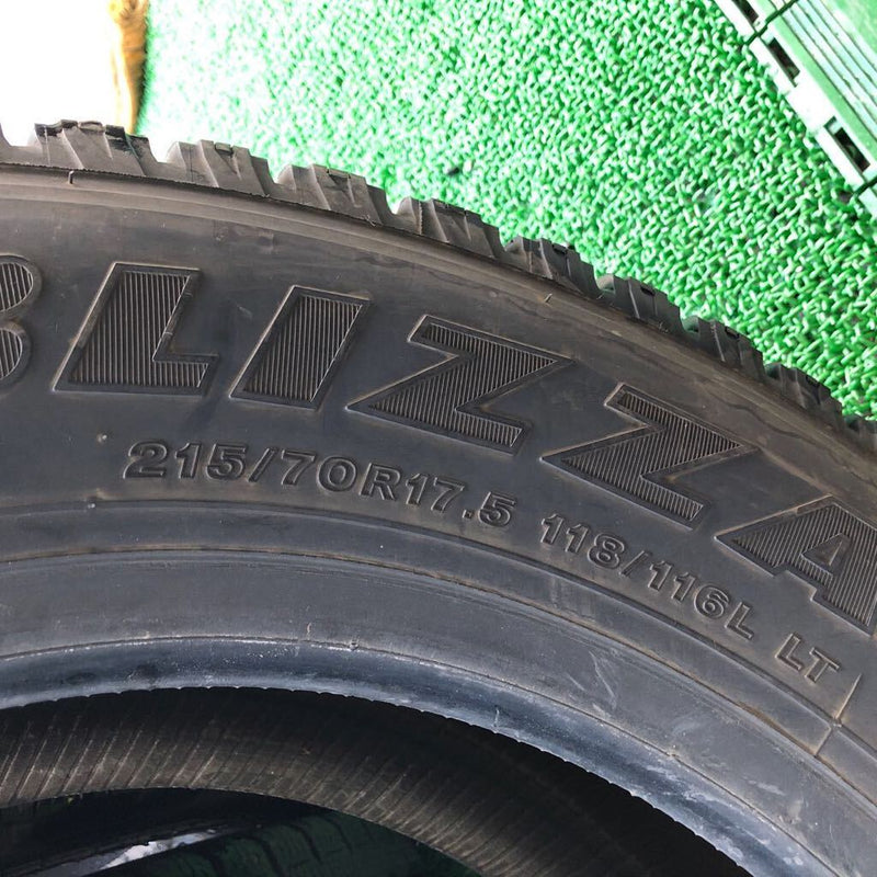 215/70R17.5中古地山　ブリヂストン　2019UP　　4本+1本セット：25000円