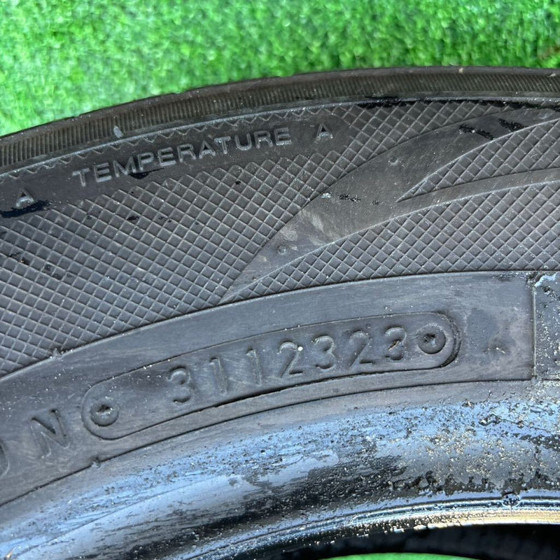 195/65R15 TOYO　ナノエナジー3　2023年製　美品　2本セット：9000円