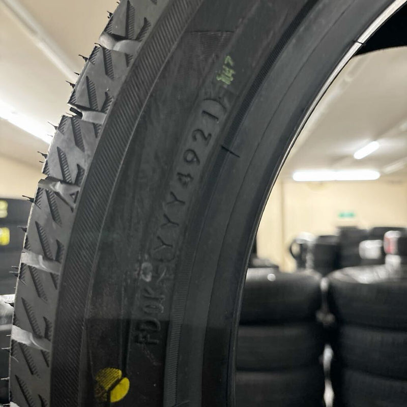 在庫処分！215/45R17 未使用品　スタッドレスタイヤ4本:73000円 未使用