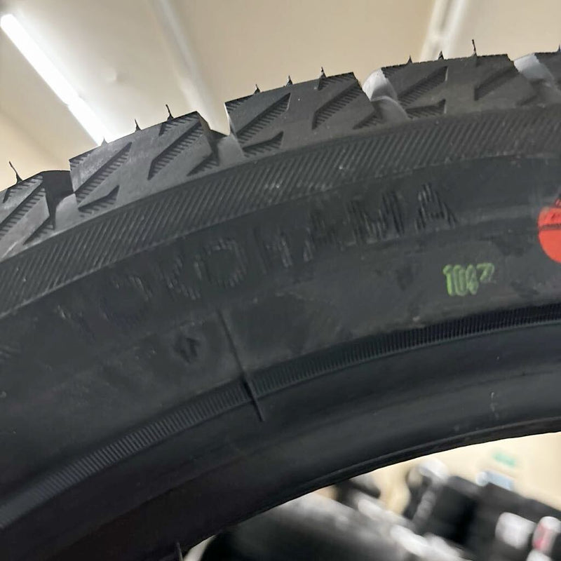 在庫処分！215/45R17 未使用品　スタッドレスタイヤ4本:73000円 未使用