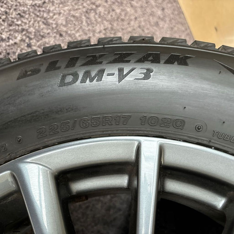 225/65R17 BRIDGESTONE ブリザック　アルミホイール付き　17×7J インセット45 中古　4本セット：80000円