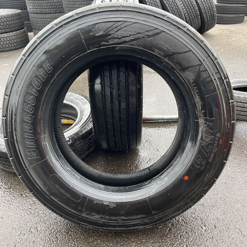 245/70R19.5 ブリヂストン　激安美品　　2本セット：30000円