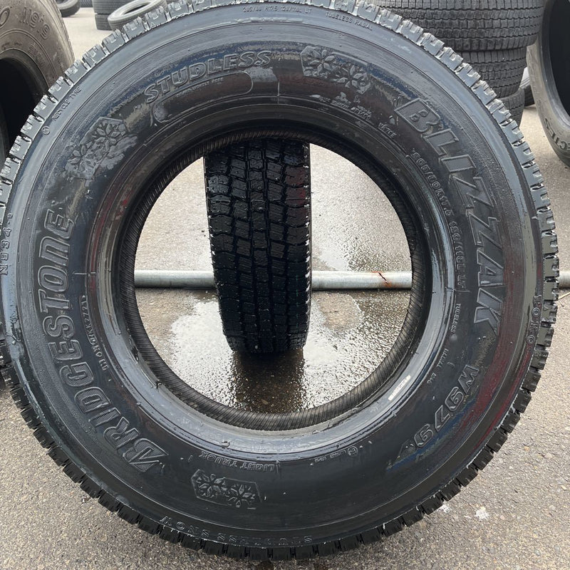 205/80R17.5 128/118 中古　再生　激安美品　2本セット：13000円