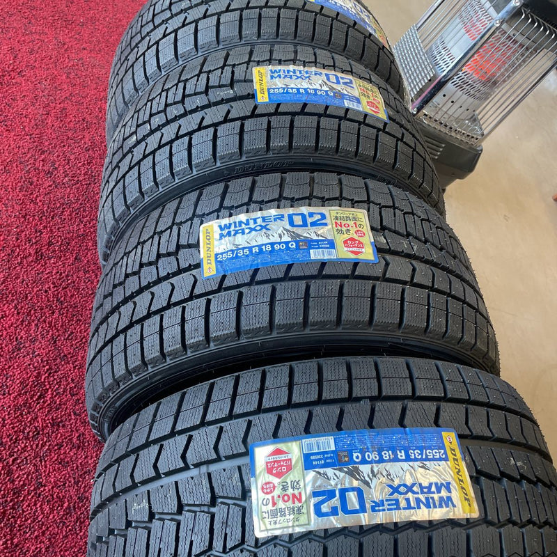 255/35R18 ダンロップ　年式：2019. 未使用　4本セット：100000円