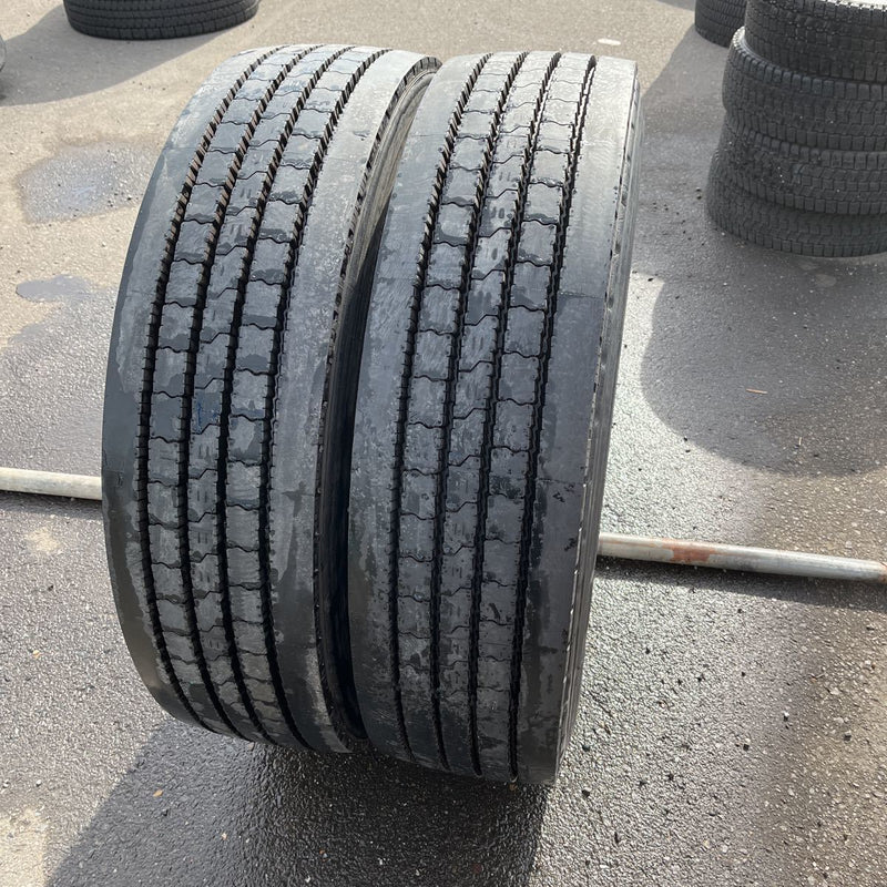 275/80R22.5 中古　再生 ほぼ新品　　激安美品　2本セット：30000円