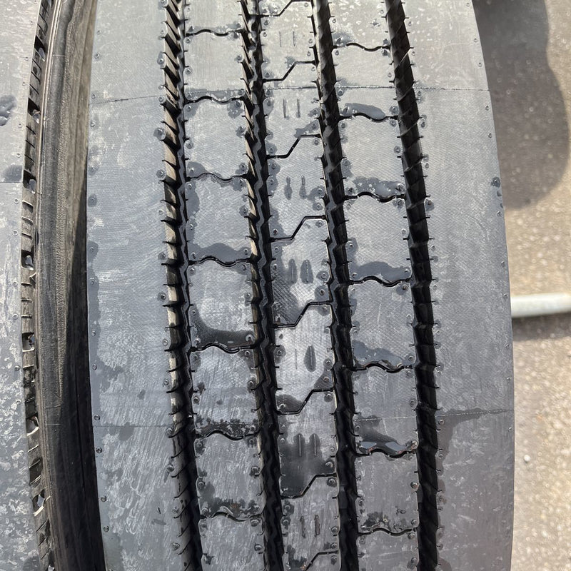 275/80R22.5 中古　再生 ほぼ新品　　激安美品　2本セット：30000円