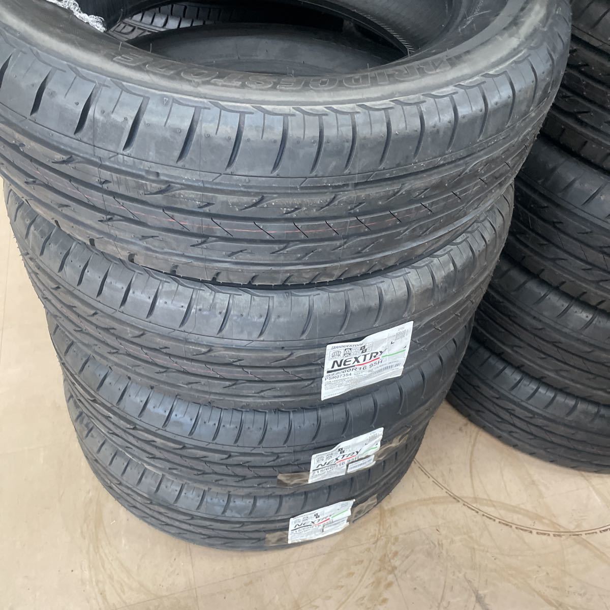 215/60R16 ブリヂストン 新品 年式：2020激安美品 4本セット：39000円