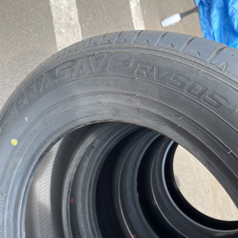 215/60R16 ダンロップ RV505 年式：2019年、激安美品　4本セット：35000円 未使用