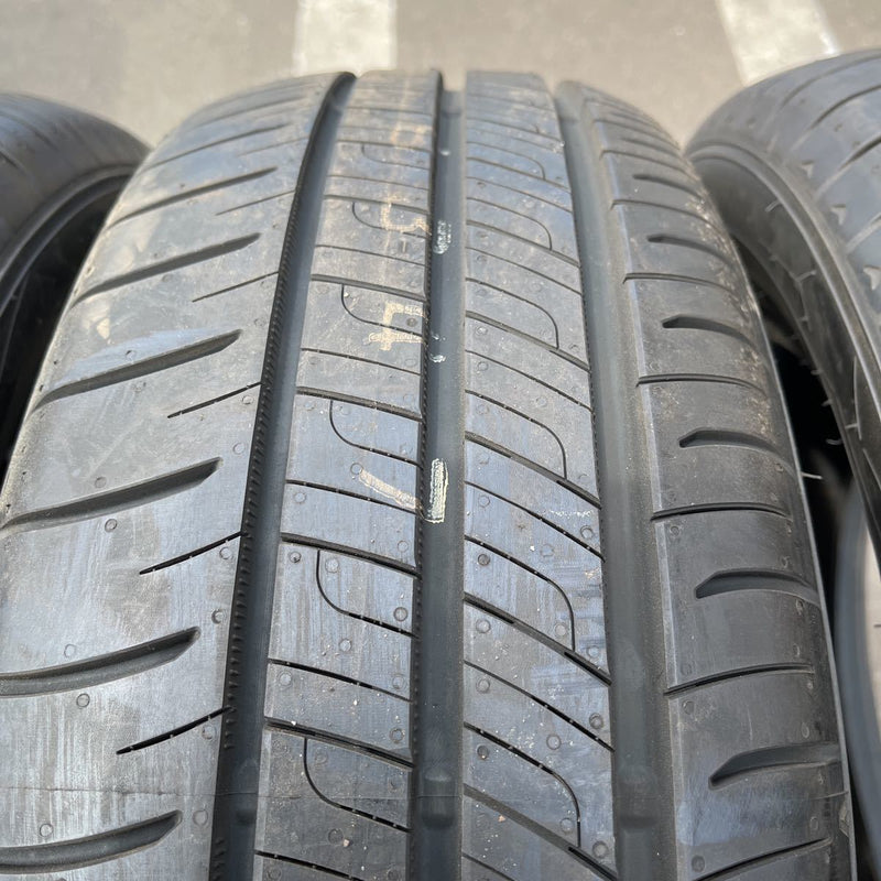 215/60R16 ダンロップ RV505 年式：2019年、激安美品　4本セット：35000円 未使用