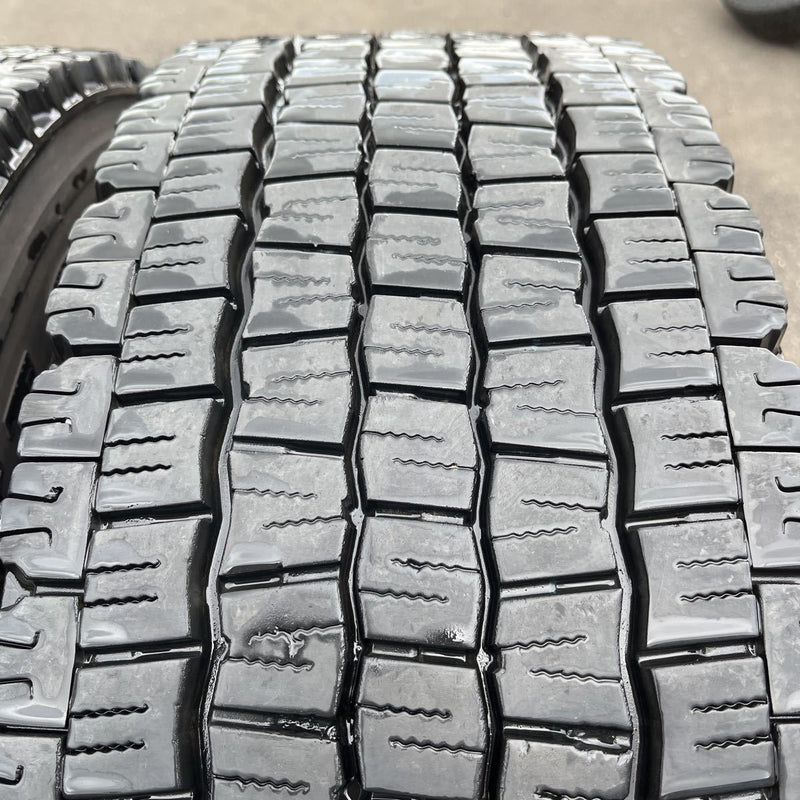 245/70R19.5 ダンロップ 中古　 激安美品　4本セット：36000円