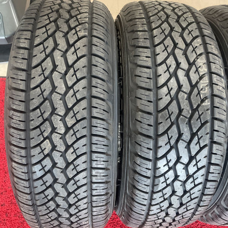 215/60R16激安美品　新品　年式：2019ヨコハマ　4本セット：38500円