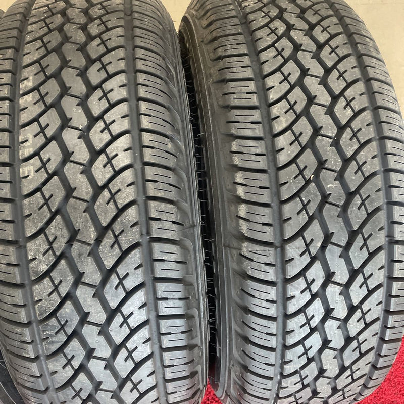 215/60R16激安美品　新品　年式：2019ヨコハマ　4本セット：38500円