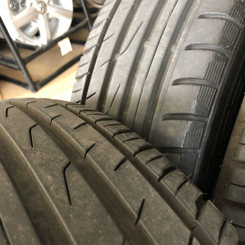 215/70R16 TOYO 中古SUVタイヤ　2018年式　4本セット：16000円