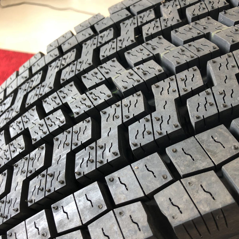 235/70R22.5 ヨコハマ ZEN903ZW 1本:9000円