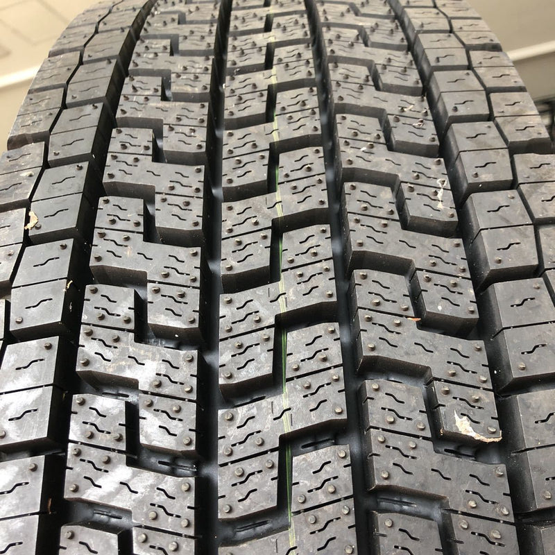 235/70R22.5 ヨコハマ ZEN903ZW 1本:9000円