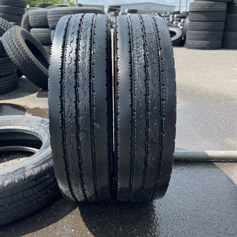 195/85R15 BRIDGESTONE, R205 激安美品　　2本セット：9000円