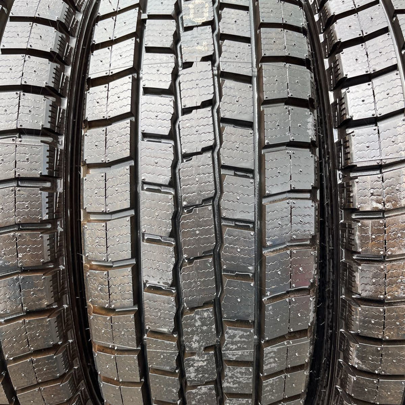 225/70R16 DUNLOP, SPLT02 新品 激安美品　　4本セット：24000円