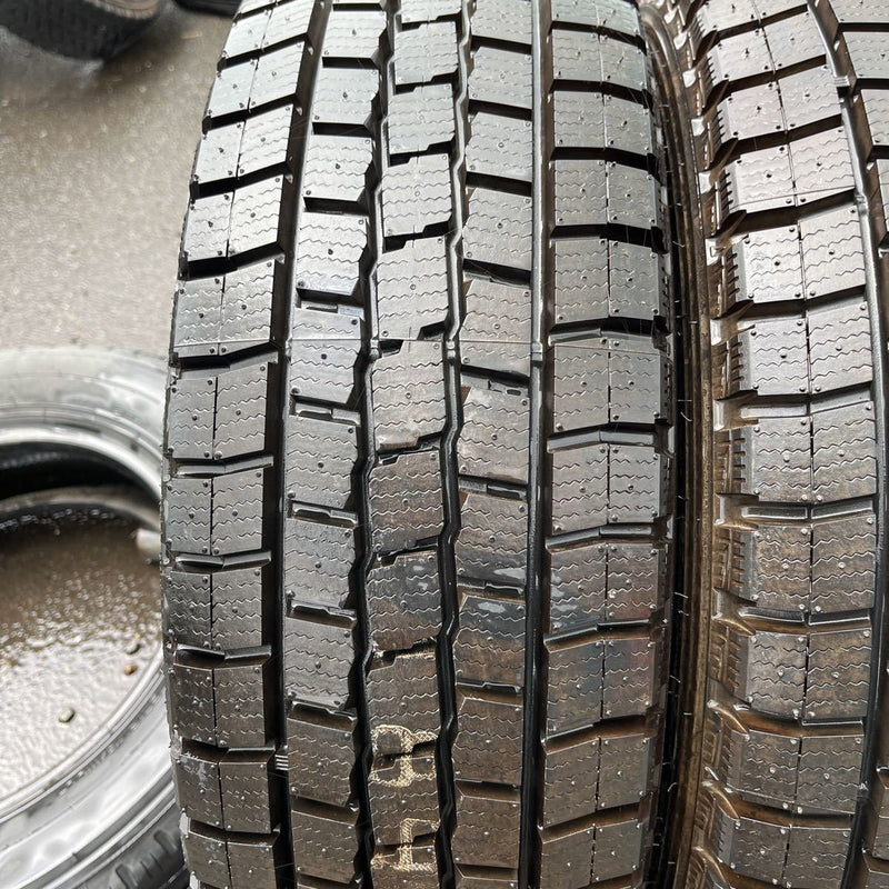 225/70R16 DUNLOP, SPLT02 新品 激安美品　　4本セット：24000円