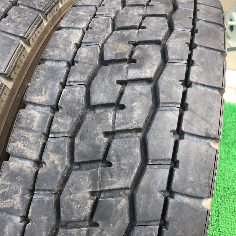 TOYO 245/70R79.5 M636 2本:22000円