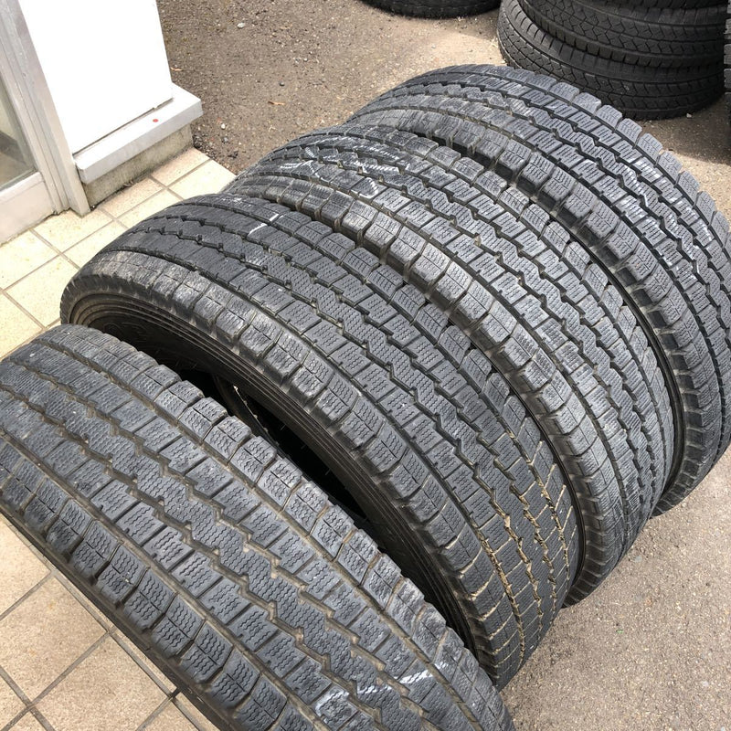 ダンロップ 205/85R16 WINTER MAXX 4本：20000円