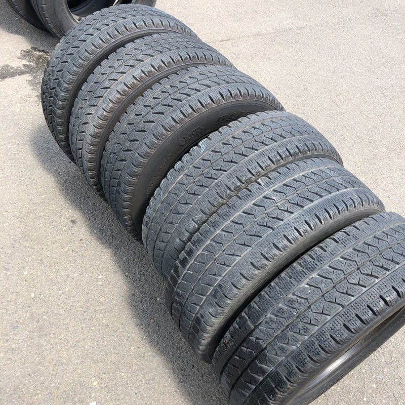 ブリヂストン 215/65R16 W979 中古 6本:30000円