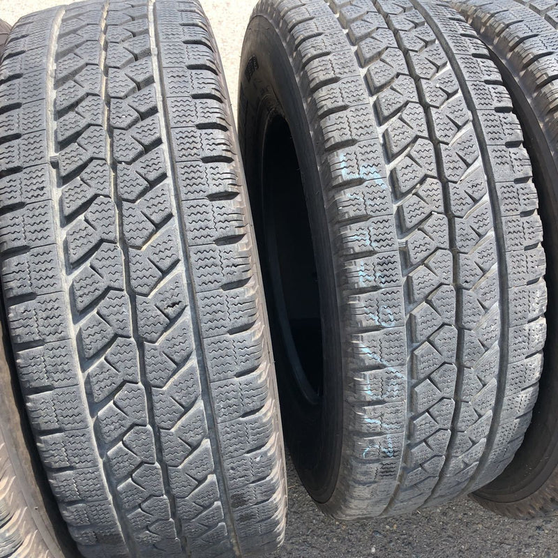 ブリヂストン 215/65R16 W979 中古 6本:30000円