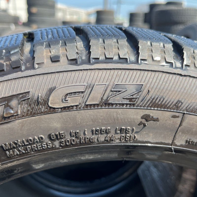 215/50R17 TOYO, GIZ 激安美品、　4本セット：21000円