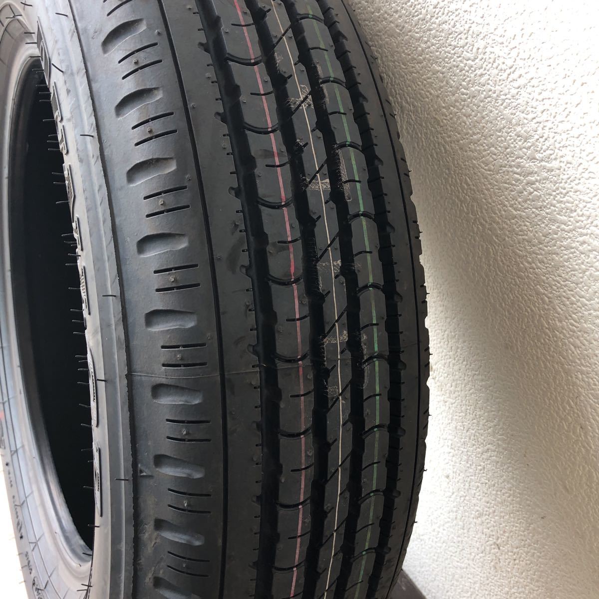 バリ溝・国産】205/75 R16 113/111Lダンロップ SP355 （バリ山