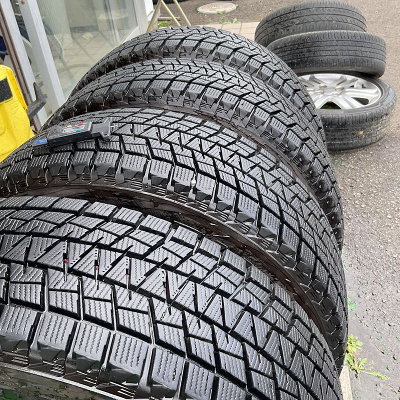 215/65R16 .ブリヂストン　4本セット：24000円