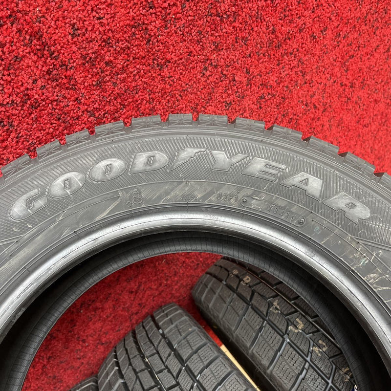 215/60R16　グッドイヤー　年式:2019　未使用品　激安美品4本セット:28000円