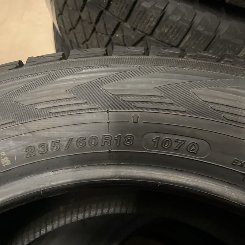 235/60R18. ヨコハマ　　年式:2019 未使用品　激安美品4本セット:49000円