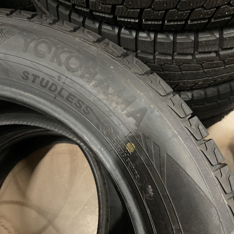 235/60R18. ヨコハマ　　年式:2019 未使用品　激安美品4本セット:49000円