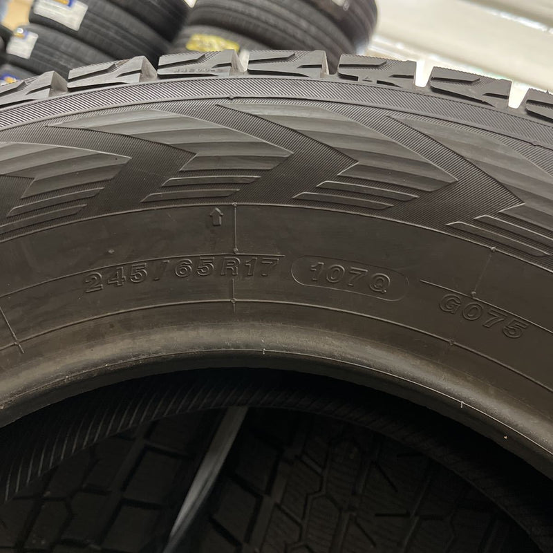 245/65R17　ヨコハマ　未使用品　年式:2019 激安美品4本セット:44000円