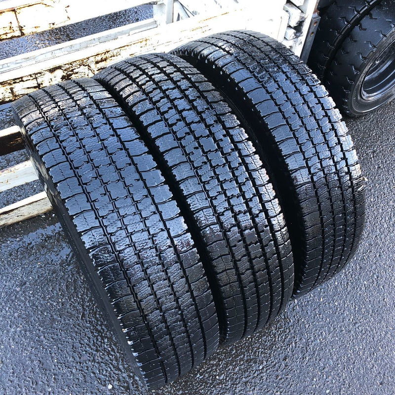 TOYO 205/85R16 M935 中古スタッドレスタイヤ　3本セット:11000円