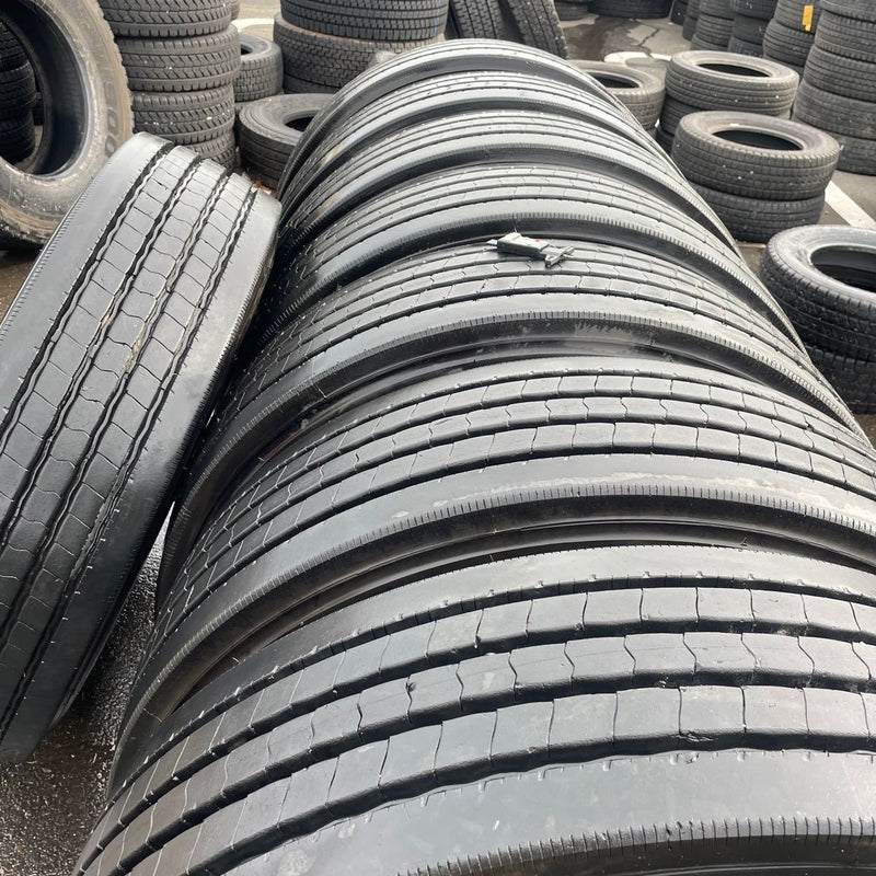 275/80R22.5 ダンロップ 地山中古　 激安美品　8本セット：125000円