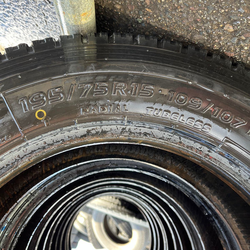 195/75R15 中古　TOYO, M934　 激安美品　6本セット：24500円