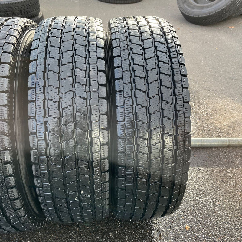 225/70R16 中古　YOKOHAMA　 激安美品　6本セット：25000円